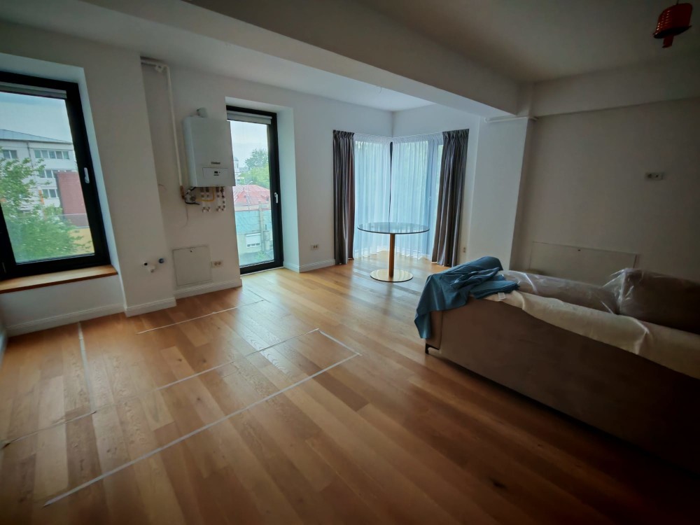 Apartament 3 camere bloc nou